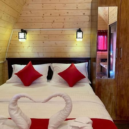 Cozy Capsules - Modern Hut Bed & Breakfast Kukkal Exterior photo